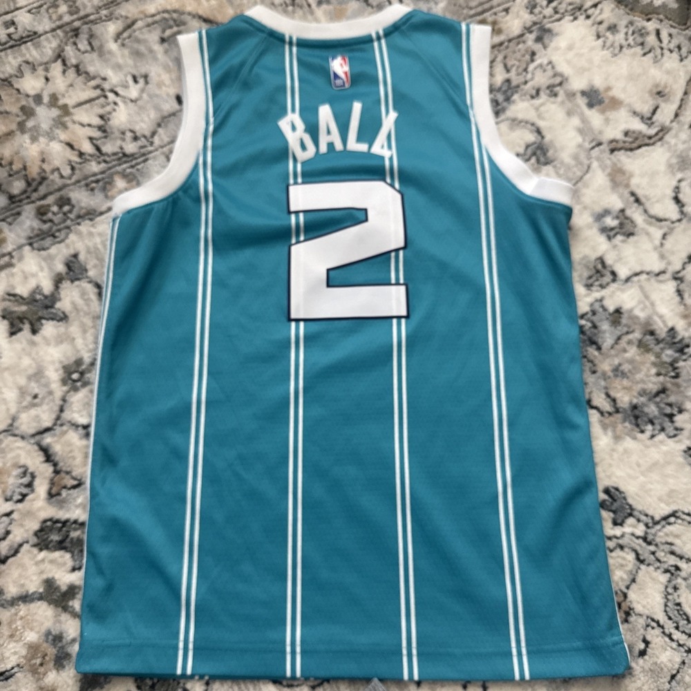 LaMelo Ball Charlotte Hornets NBA Nike Dri-Fit Jersey Youth M (8/10)